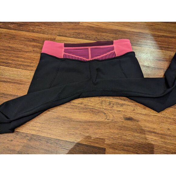 Lululemon cropped athletic leggings 4 * - Picture 7 of 7